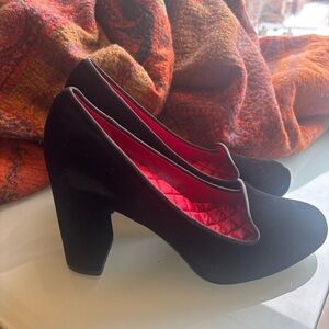 Velvet heels new, comfort like slippers!